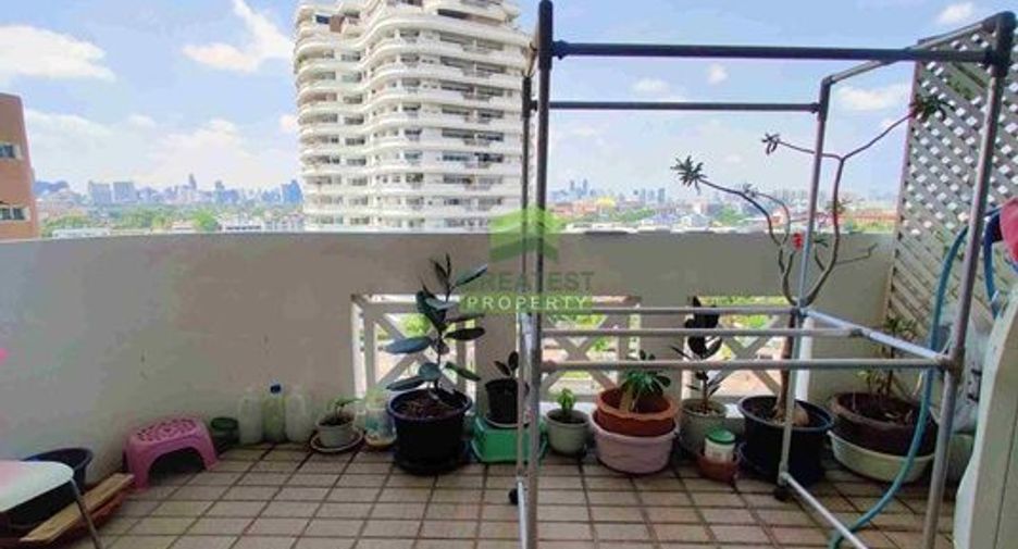 For sale 1 bed condo in Bang Kapi, Bangkok