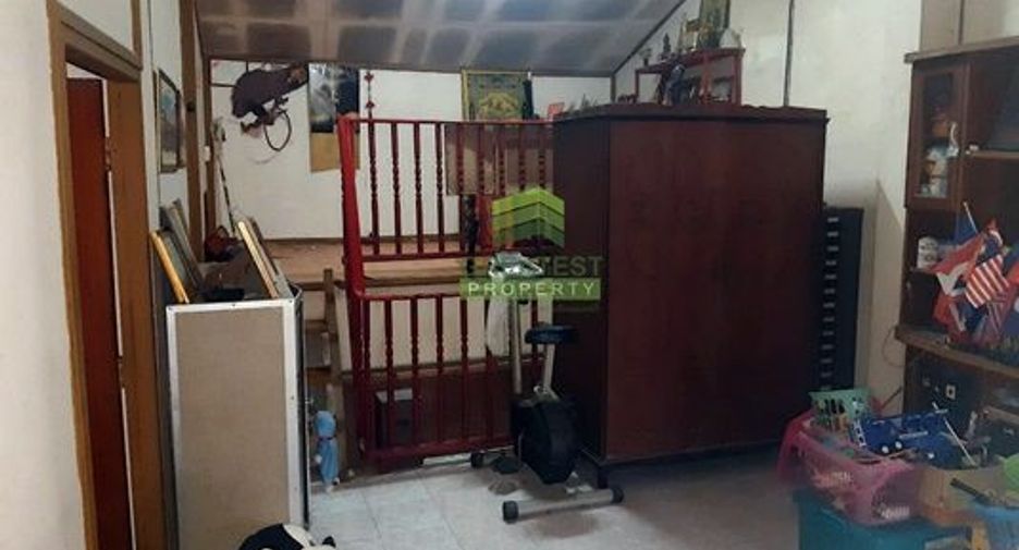 For sale 3 bedrooms retail Space in Mueang Narathiwat, Narathiwat