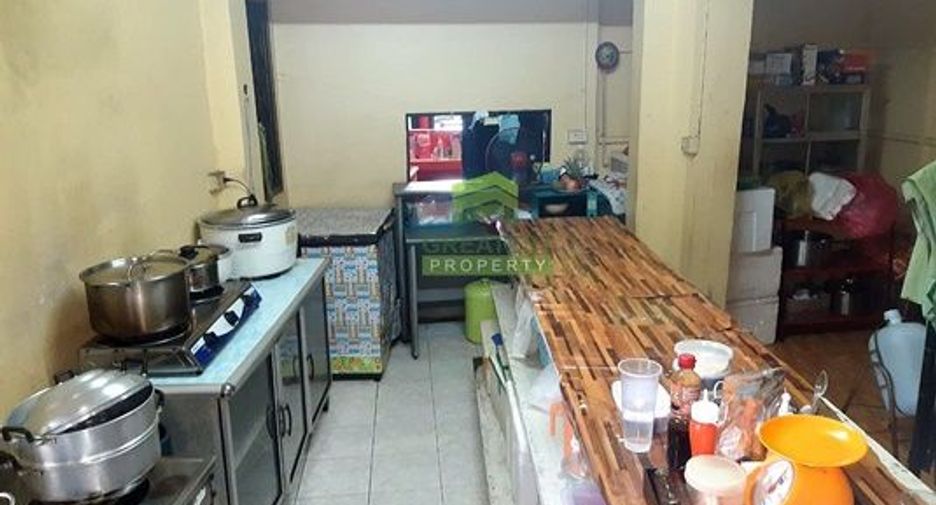 For sale 3 bedrooms retail Space in Mueang Narathiwat, Narathiwat