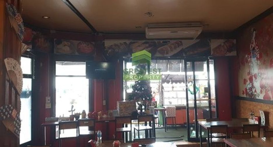 For sale 3 bedrooms retail Space in Mueang Narathiwat, Narathiwat
