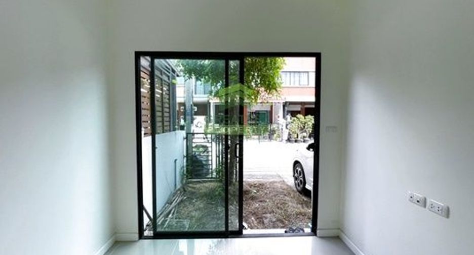 For sale 3 bedrooms townhouse in Bang Pa-in, Phra Nakhon Si Ayutthaya