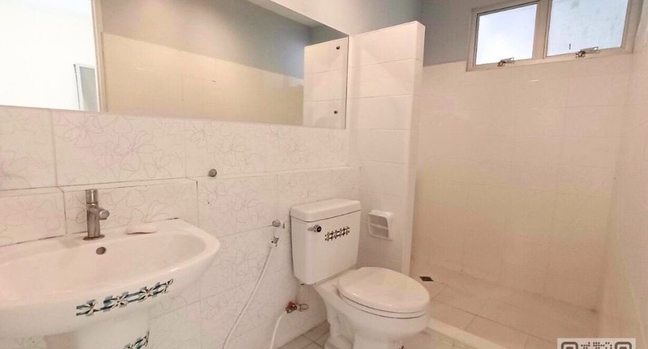 Casa en venta de 3 habitaciones en Thung Khru, Bangkok