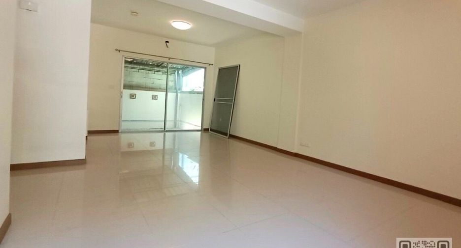 Casa en venta de 3 habitaciones en Thung Khru, Bangkok