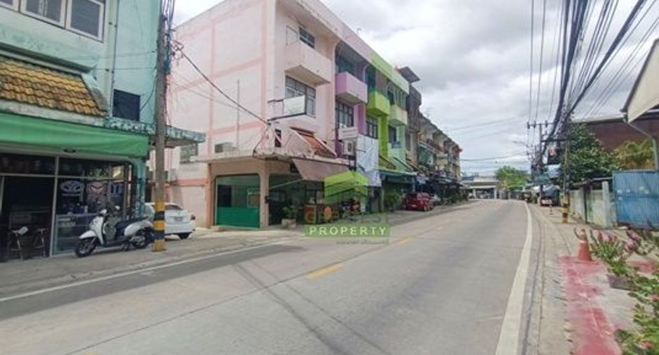 For sale 4 ベッドルーム retail Space in Bang Kruai, Nonthaburi