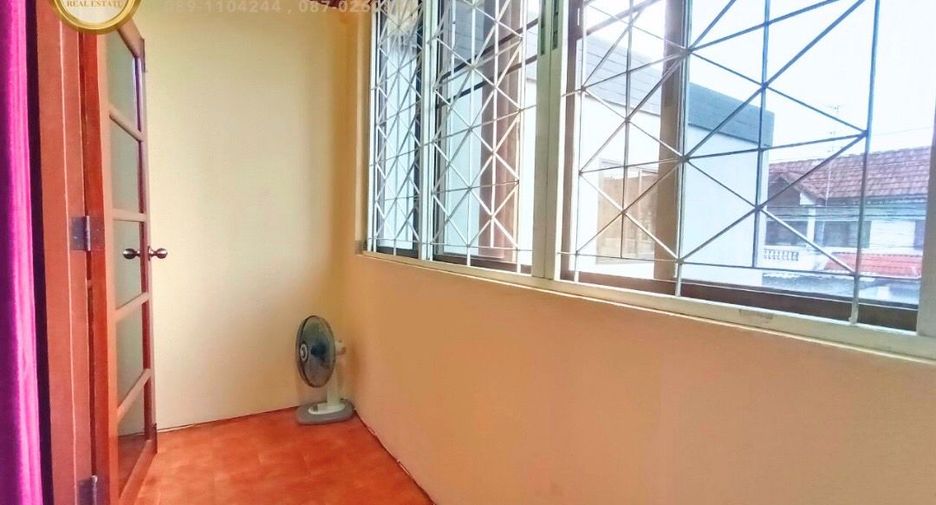 Haus zum Kauf mit 3 Zimmer in Bang Kapi, Bangkok