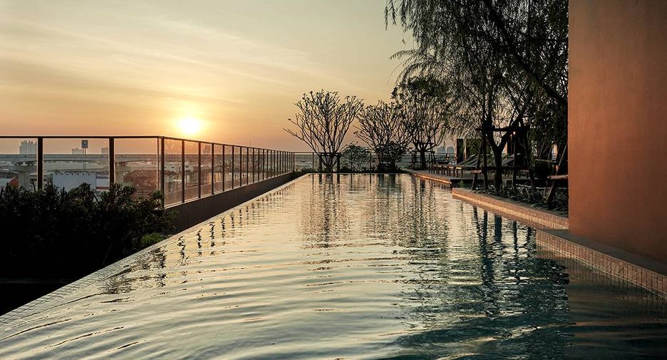 For sale 1 bed condo in Mueang Samut Prakan, Samut Prakan