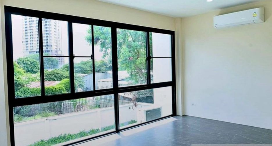 For sale 4 ベッドルーム house in Mueang Chon Buri, Chonburi