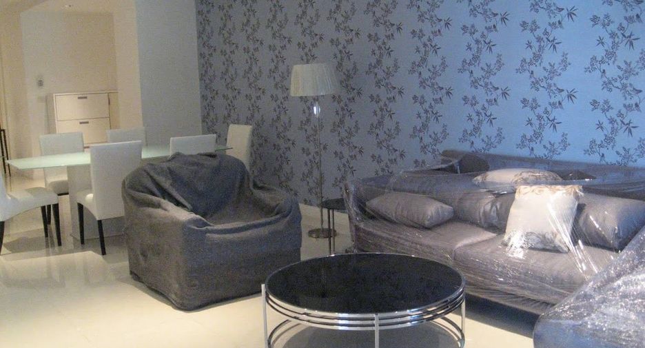 For rent 3 bedrooms condo in Pathum Wan, Bangkok