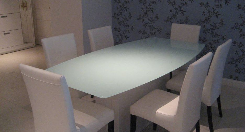 For rent 3 bedrooms condo in Pathum Wan, Bangkok