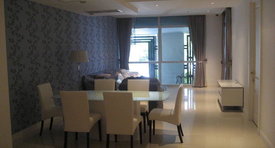 For rent 3 bedrooms condo in Pathum Wan, Bangkok