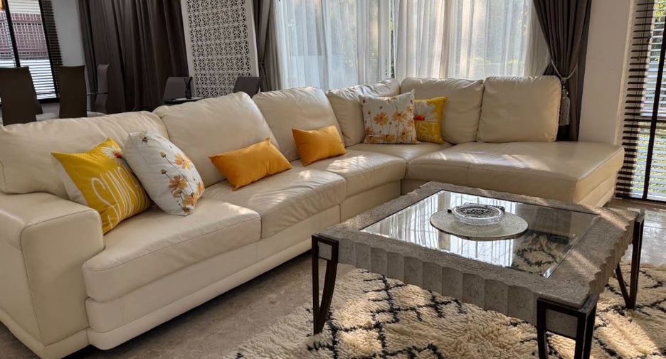 For rent 4 bedrooms house in Taling Chan, Bangkok