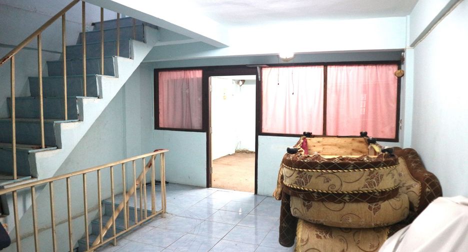 For sale 1 bed retail Space in Chom Thong, Bangkok