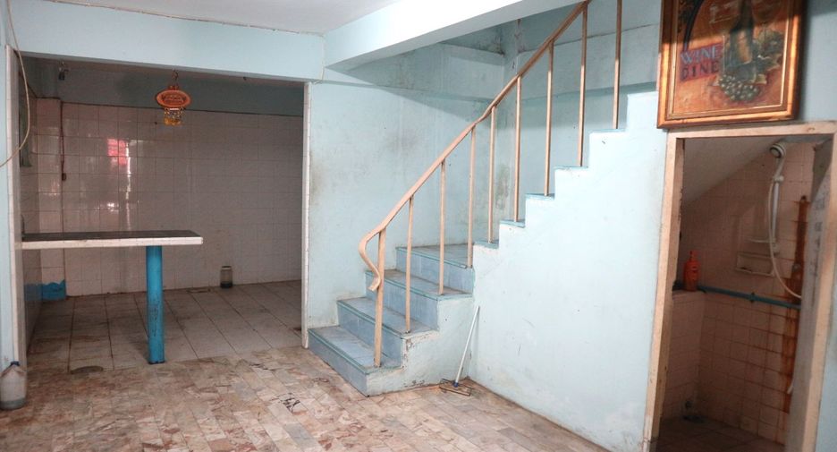 For sale 1 bed retail Space in Chom Thong, Bangkok