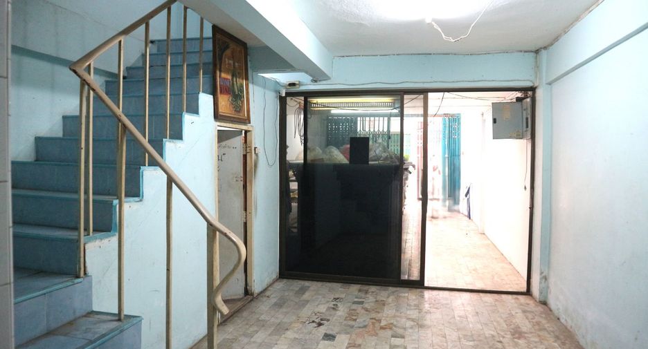 For sale 1 bed retail Space in Chom Thong, Bangkok