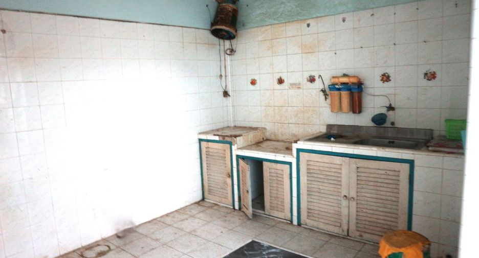 For sale 1 bed retail Space in Chom Thong, Bangkok
