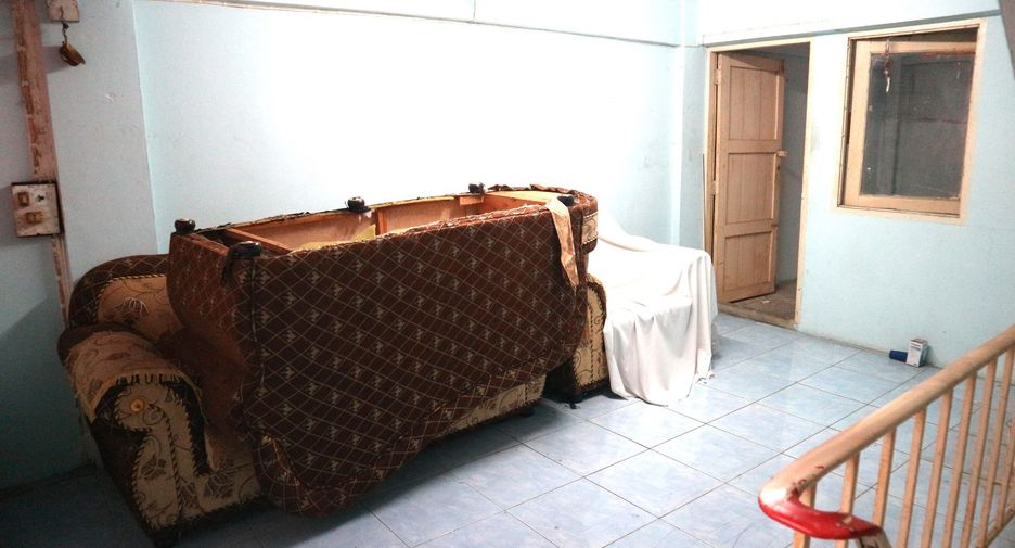 For sale 1 bed retail Space in Chom Thong, Bangkok