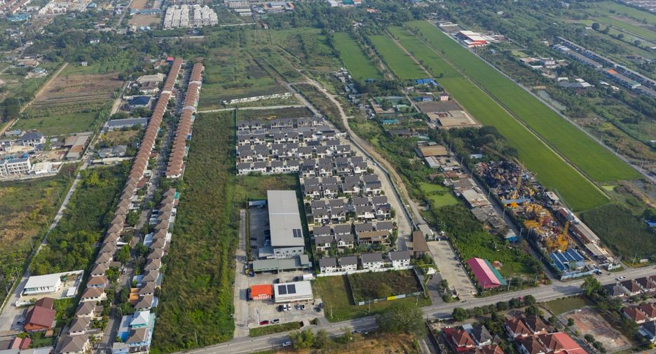 Terreno en venta en Khlong Sam Wa, Bangkok