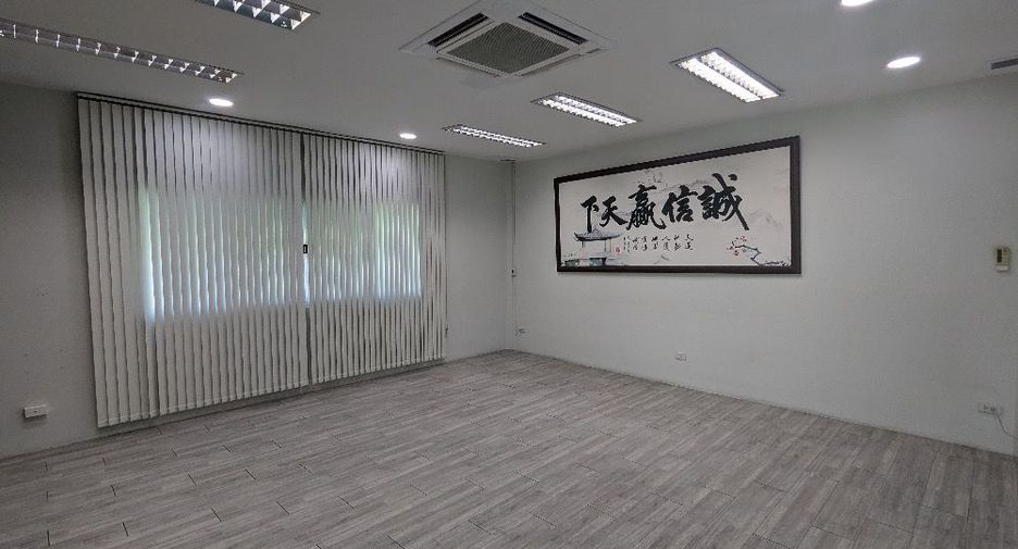 Haus zur Miete mit 9 Zimmer in Wang Thonglang, Bangkok