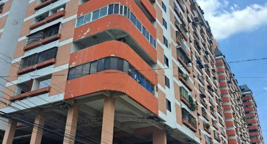 For sale 1 bed condo in Bang Kapi, Bangkok