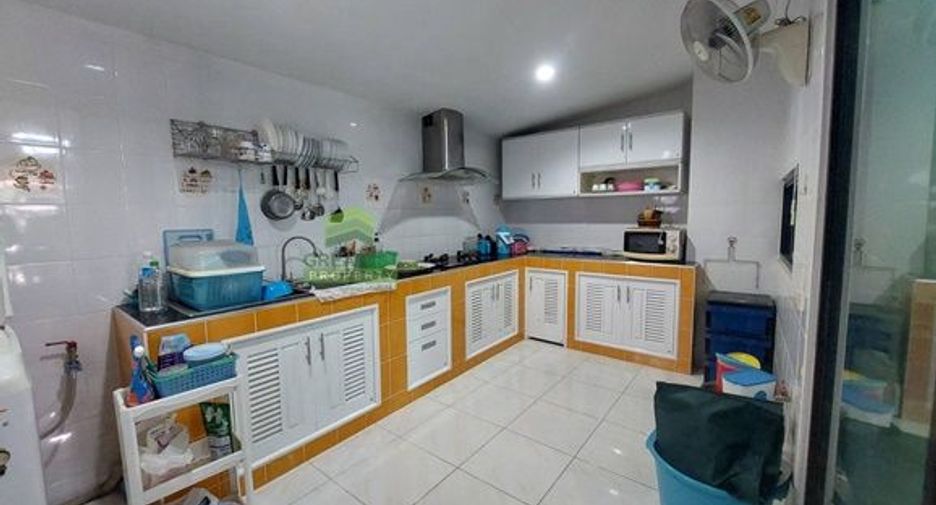 Reihenhaus zum Kauf mit 2 Zimmer in Lat Krabang, Bangkok