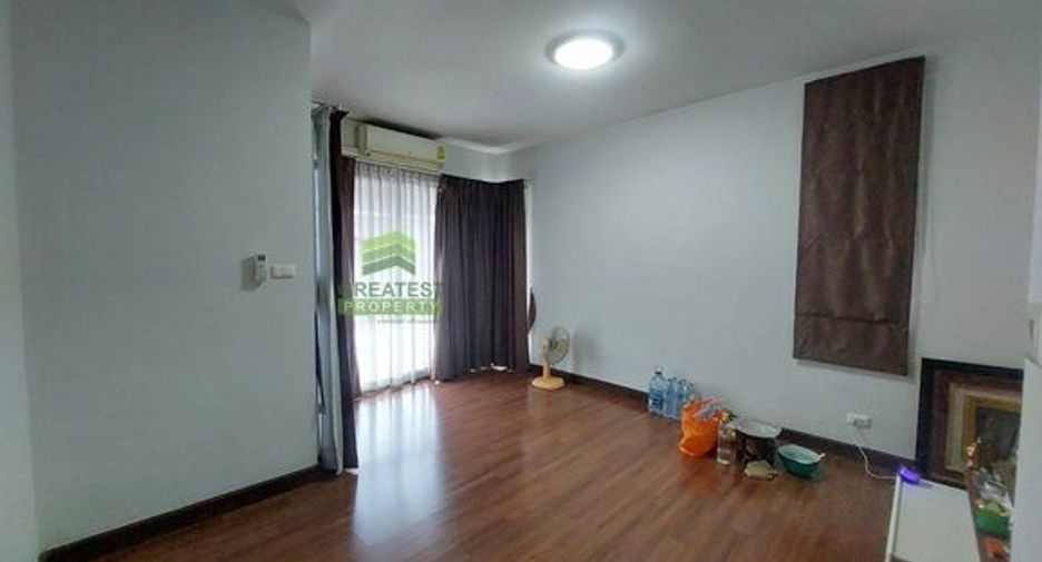 Reihenhaus zum Kauf mit 2 Zimmer in Lat Krabang, Bangkok