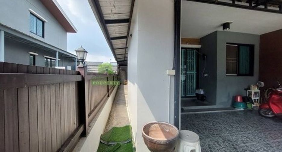 Reihenhaus zum Kauf mit 2 Zimmer in Lat Krabang, Bangkok