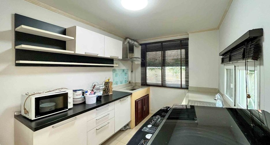 For rent 3 bedrooms house in Mueang Chiang Mai, Chiang Mai