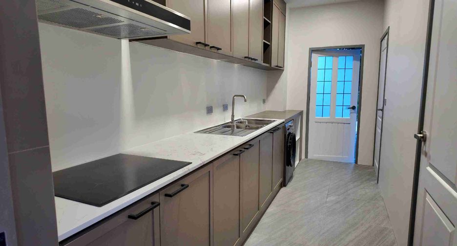 For sale and for rent 4 bedrooms villa in Sattahip, Chonburi