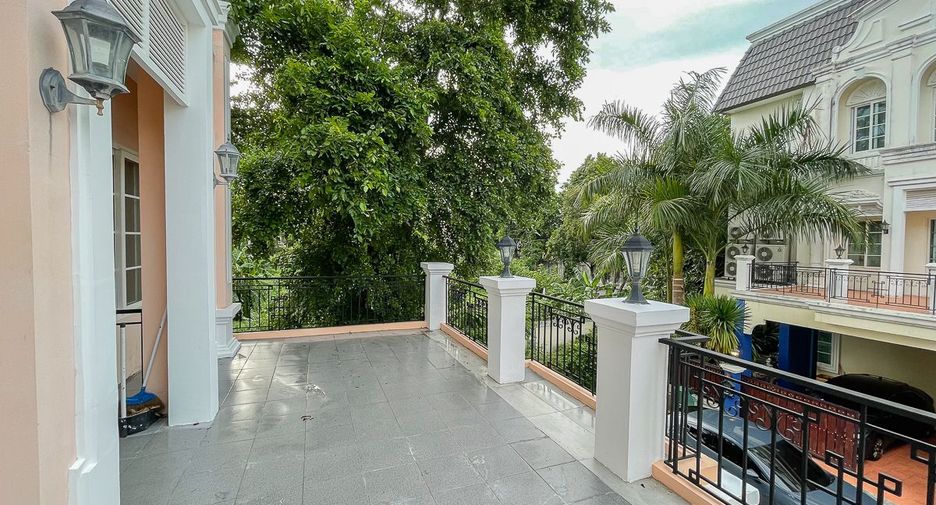 For rent 4 bedrooms house in Phasi Charoen, Bangkok