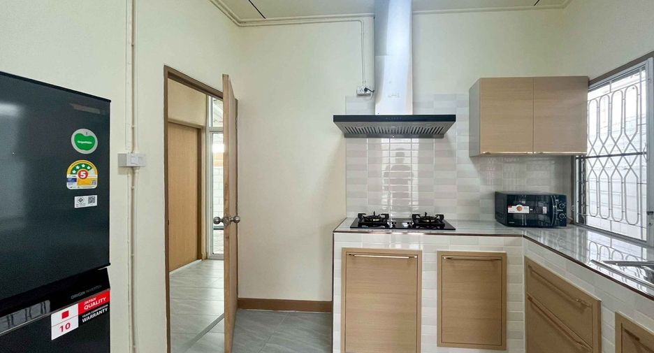 For rent 3 bedrooms house in Mueang Chiang Mai, Chiang Mai
