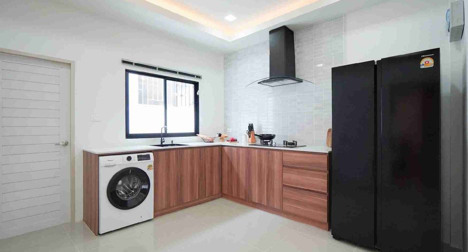For sale 3 bedrooms house in East Pattaya, Pattaya