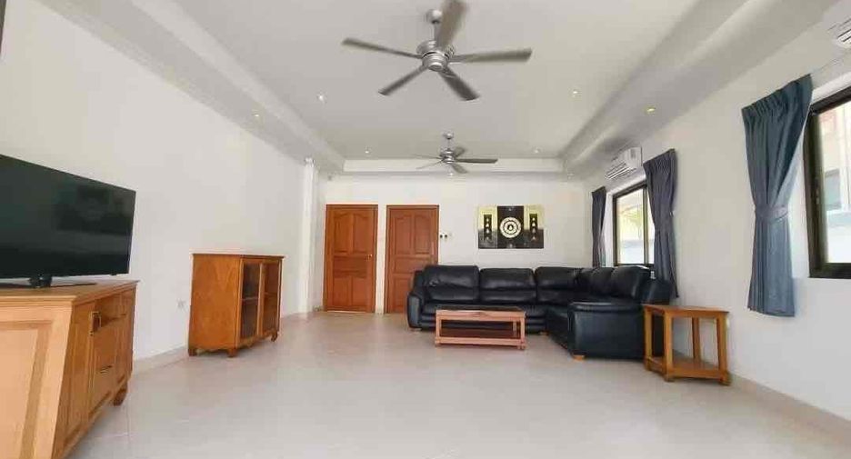 Villa en alquiler de 3 habitaciones en Jomtien, Pattaya