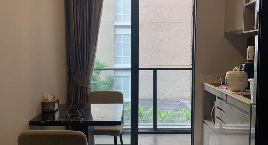 For sale 1 bed condo in Khlong Toei, Bangkok