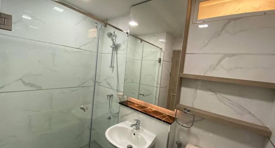 Condo en alquiler de 2 habitaciones en Bang Na, Bangkok