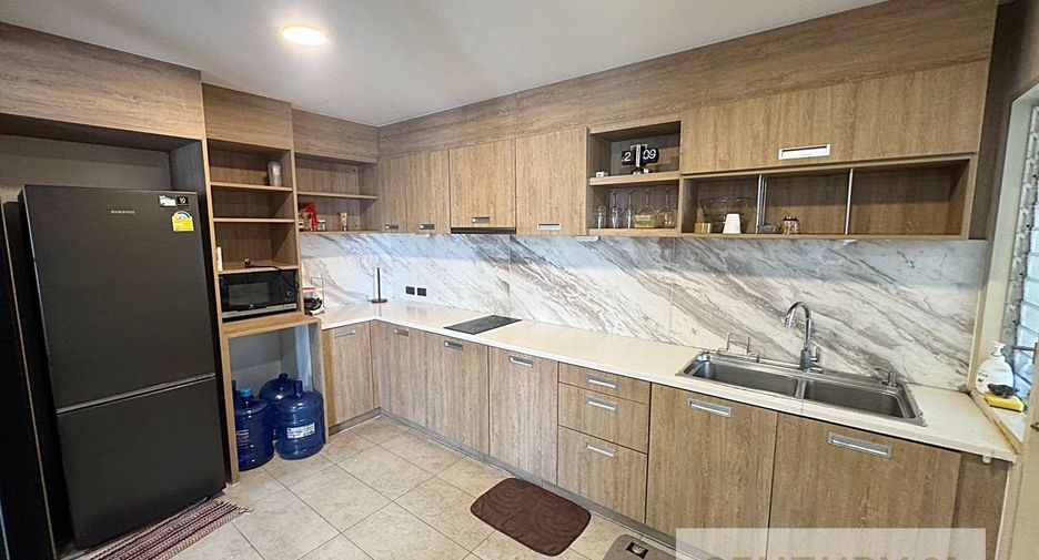 For rent and for sale 2 bedrooms condo in Yan Nawa, Bangkok