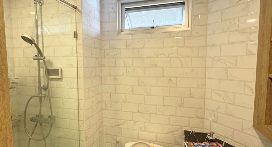 For rent and for sale 2 bedrooms condo in Yan Nawa, Bangkok