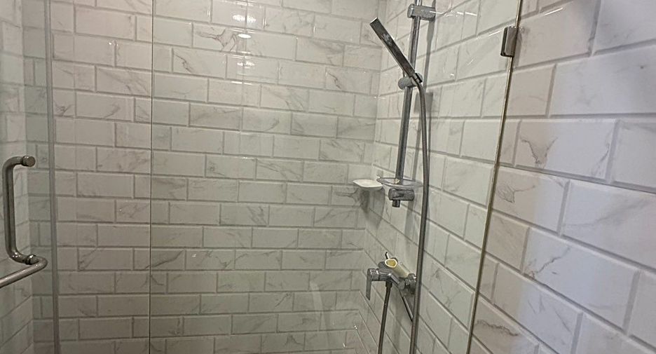 For rent and for sale 2 bedrooms condo in Yan Nawa, Bangkok