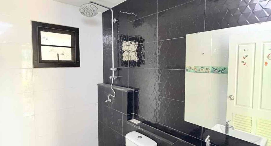 出售 4 卧室 独立屋 在 Mueang Udon Thani, Udon Thani