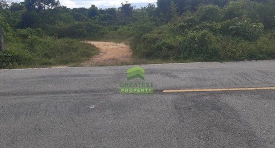 Casa adosada en venta de estudio en Waeng, Narathiwat