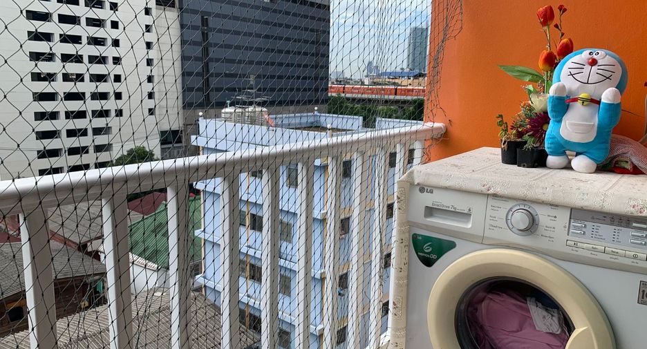 For sale 2 bedrooms condo in Khlong San, Bangkok