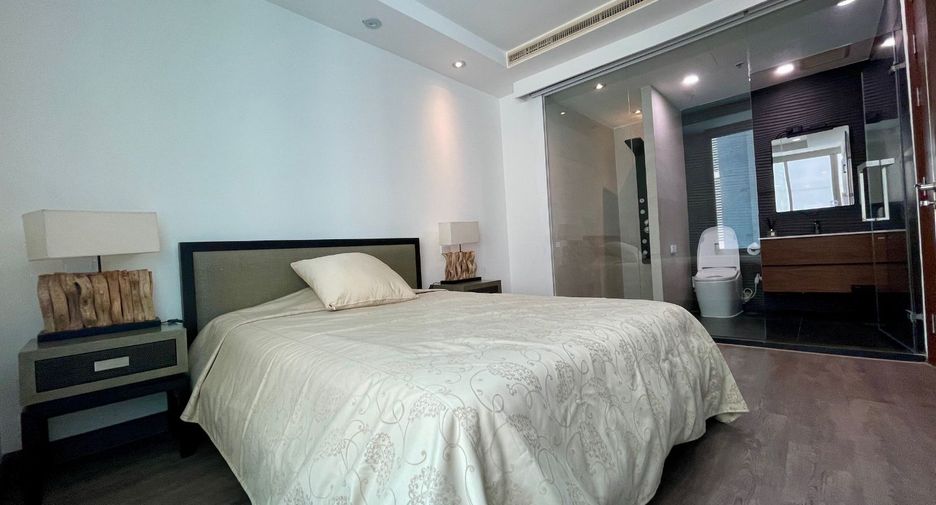 For rent 4 bedrooms condo in Pathum Wan, Bangkok