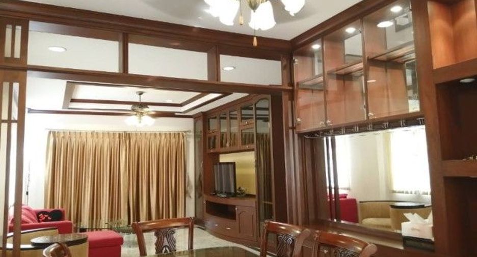 For rent 3 bedrooms house in Bang Kapi, Bangkok