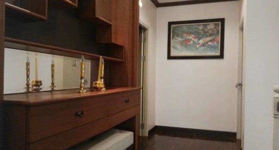 For rent 3 bedrooms house in Bang Kapi, Bangkok