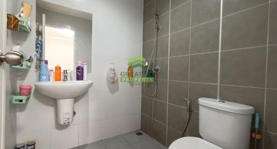For sale 4 bedrooms townhouse in Phra Samut Chedi, Samut Prakan