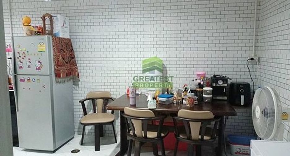 For sale 3 bedrooms townhouse in Nong Chok, Bangkok