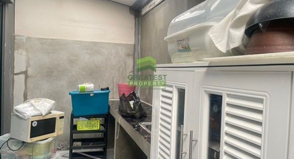 For sale 3 bedrooms townhouse in Lat Lum Kaeo, Pathum Thani