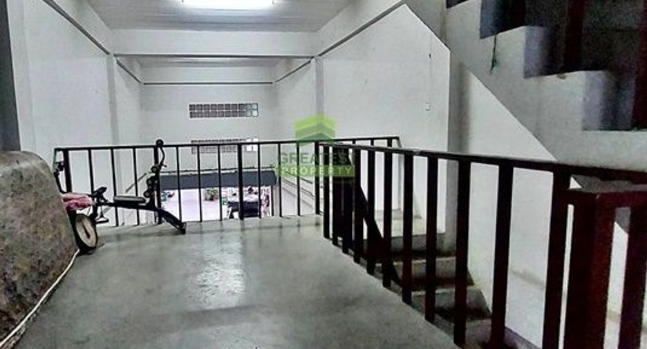Gewerbefläche zum Kauf mit 3 Zimmer in Khlong Luang, Pathum Thani