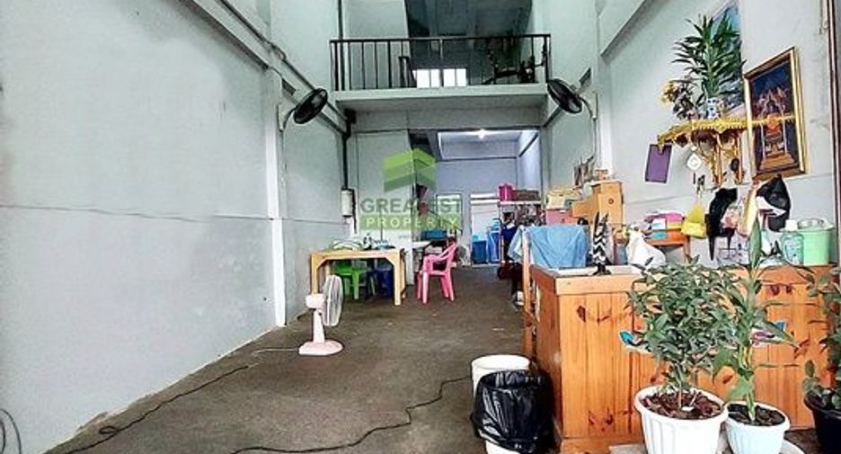 Gewerbefläche zum Kauf mit 3 Zimmer in Khlong Luang, Pathum Thani