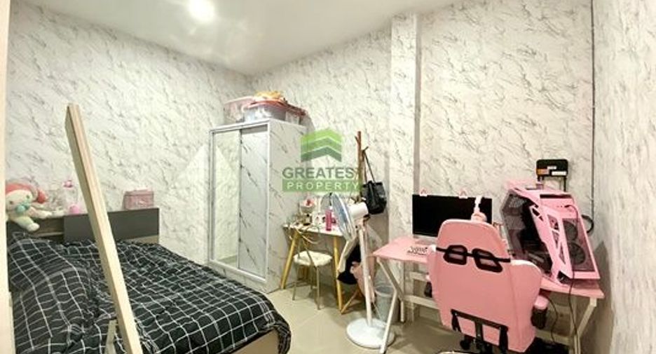 For sale 2 bedrooms townhouse in Krathum Baen, Samut Sakhon
