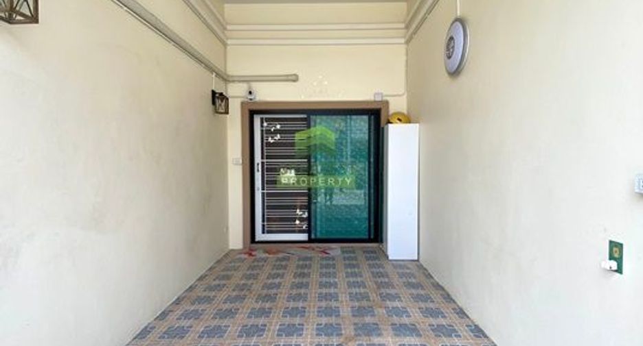 For sale 2 bedrooms townhouse in Krathum Baen, Samut Sakhon